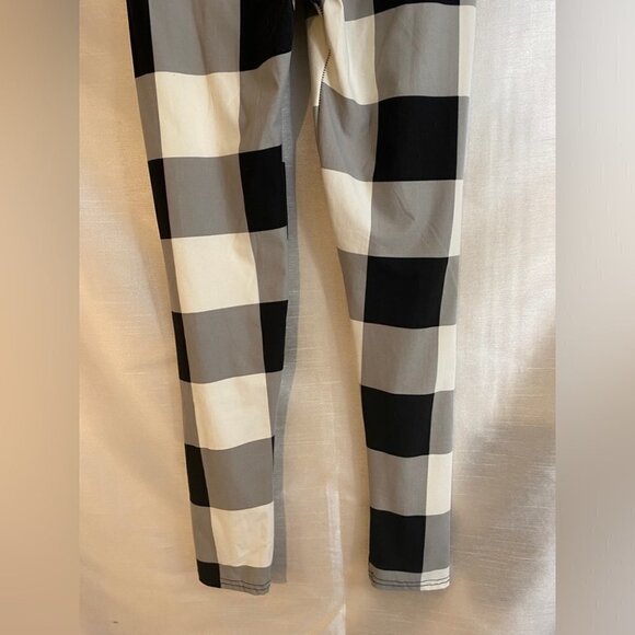 Buffalo  Plaid Leggings Ladies Medium Grey Scale - Picture 5 of 9